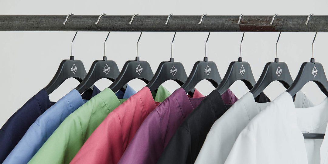 Se vårt breda färgutbud bland våra vårdplagg